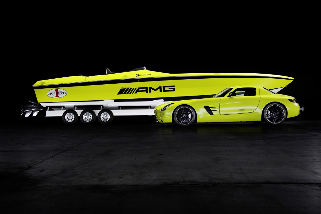 Mercedes-Benz Cigarette Boat AMG Electric Drive 2013